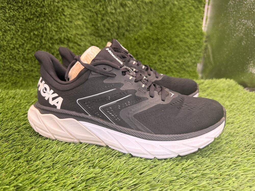 Hoka One One Arahi 5 1115012-BWHT Athletic Sneaker Womens 9.5B Black Mesh Sports